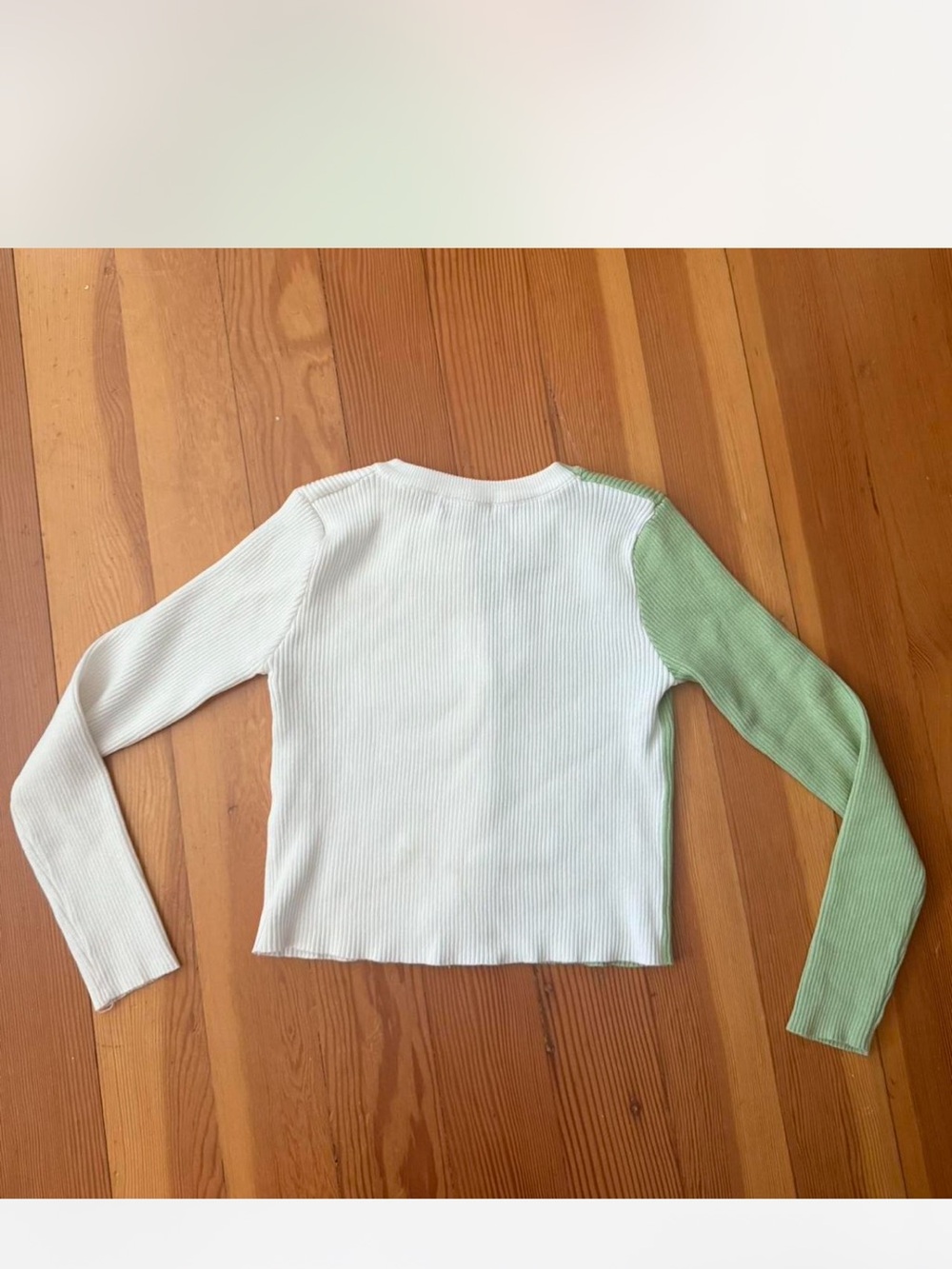 Two-Tone Green & White Ribbed Button Cardigan - Picture 2 of 5